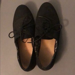 Black tie dress shoes